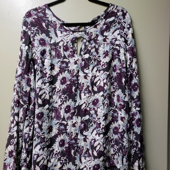 Purple And White Floral Elegant Long Sleeve Top- Size Large - Picture 2 of 5